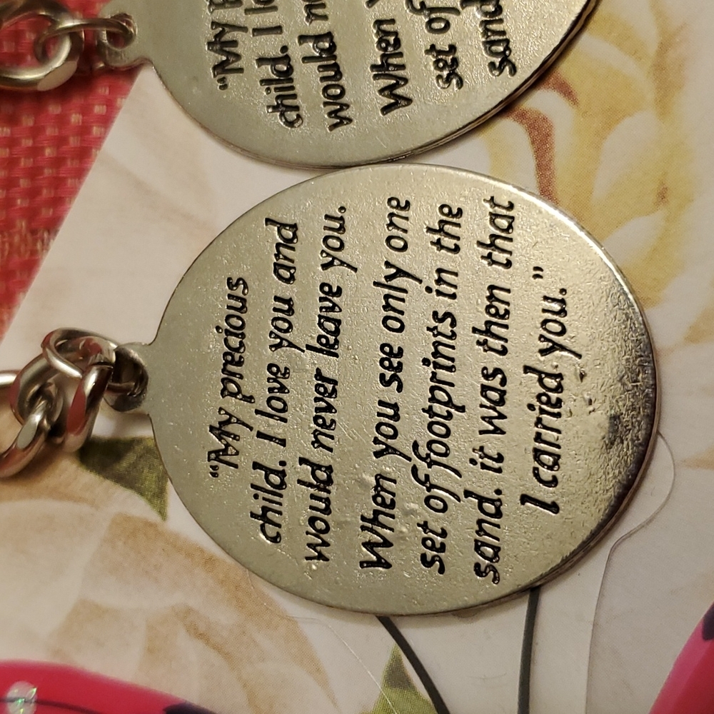 2 Footprints 👣 Keychains - Picture 4 of 6